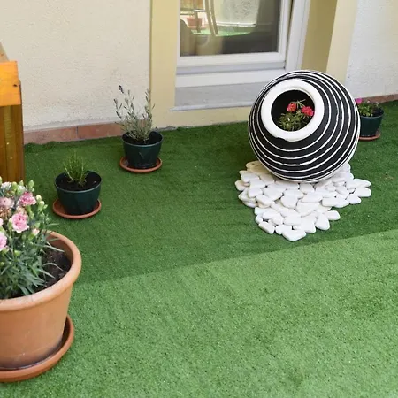 アパート Little Yard & #3