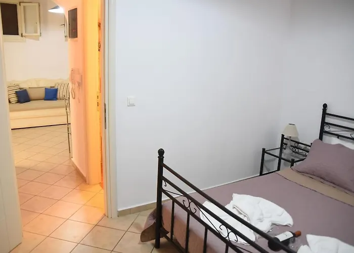 Little Yard & #3 * Naxos City